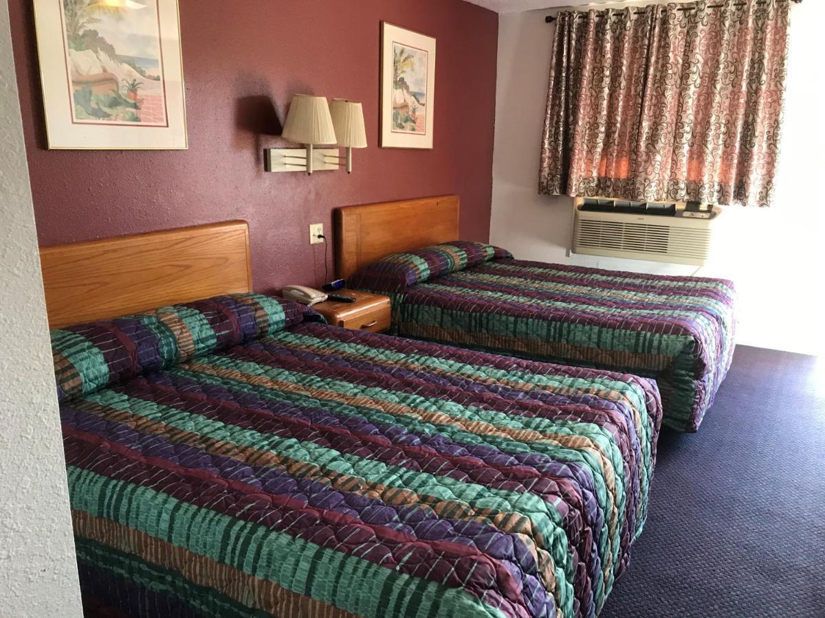 Luxury Inn George West エクステリア 写真