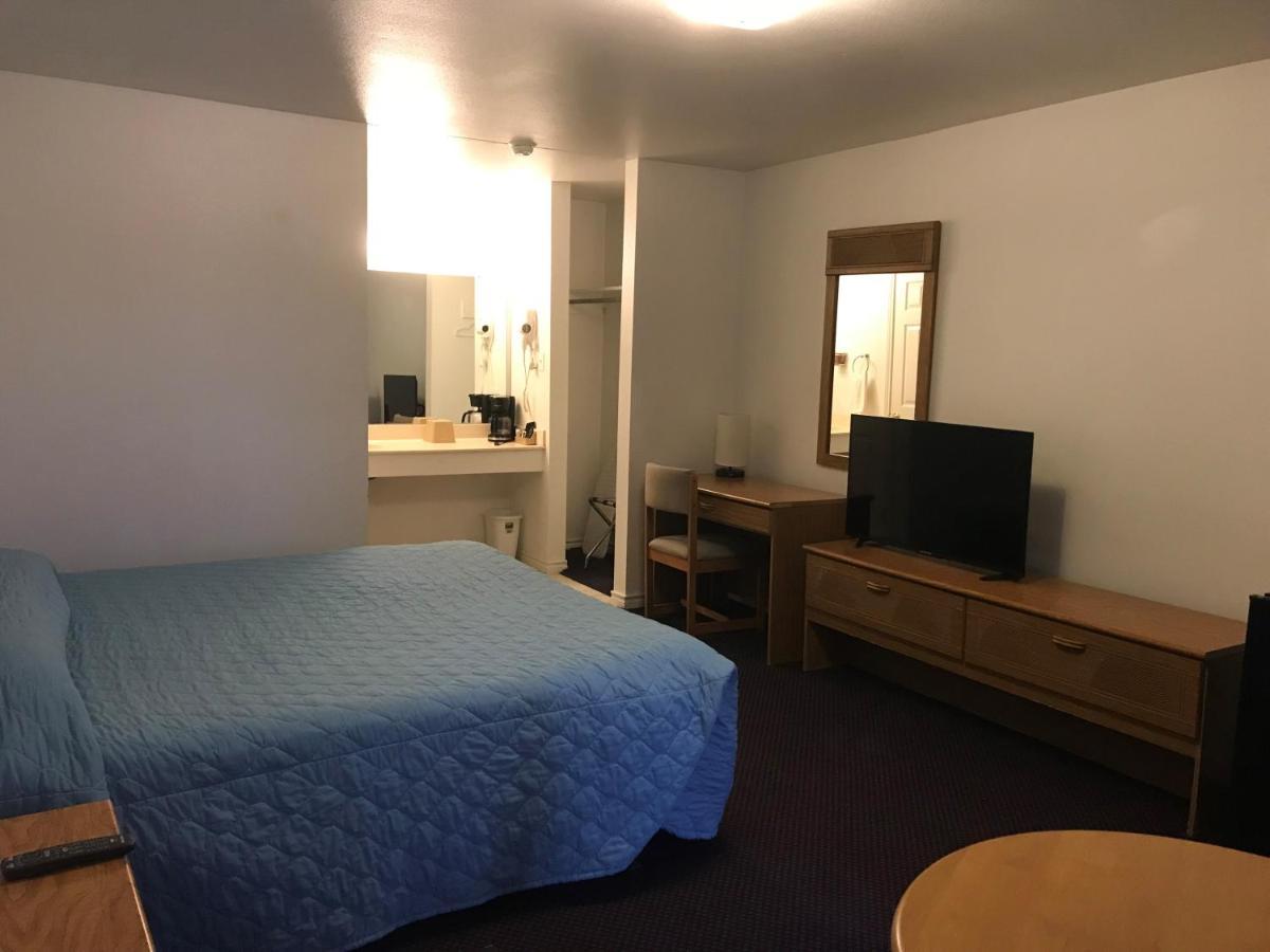 Luxury Inn George West エクステリア 写真