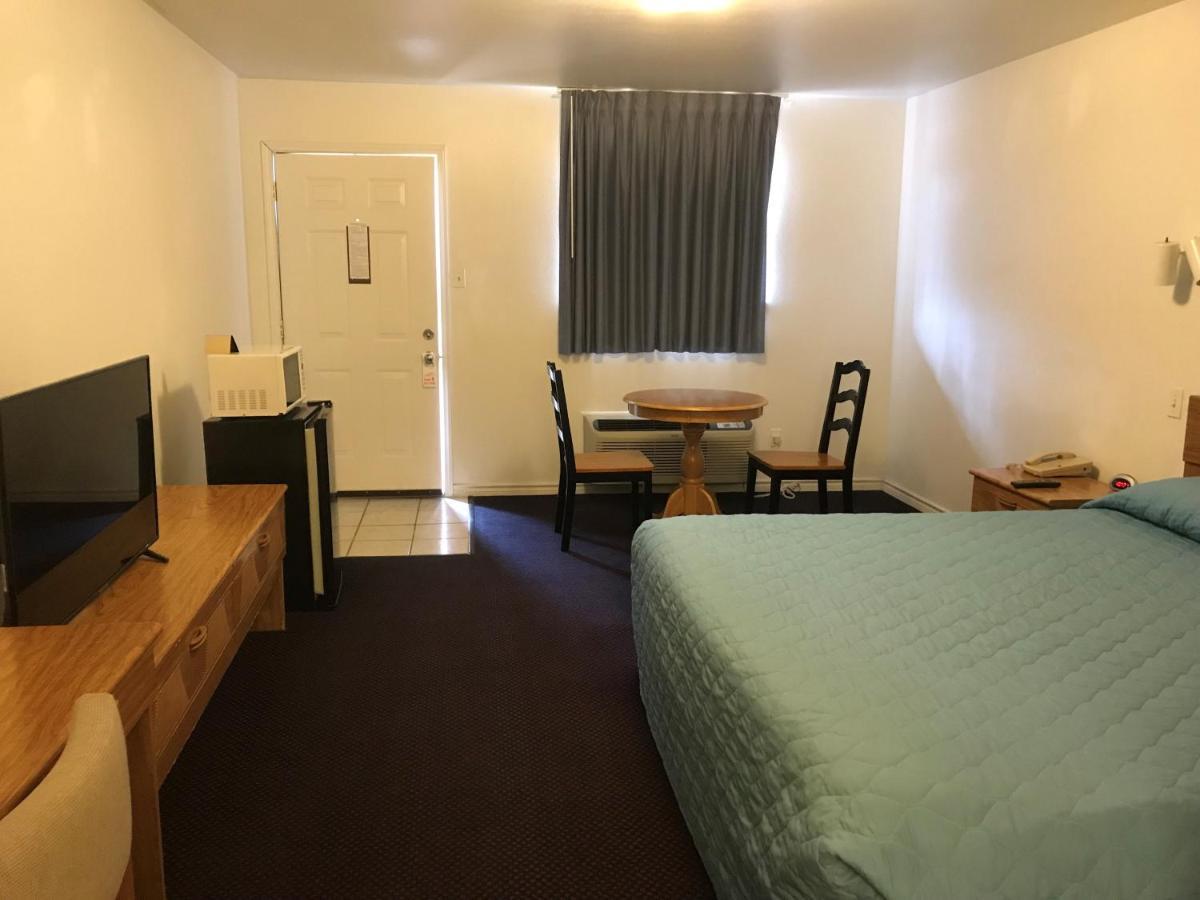Luxury Inn George West エクステリア 写真