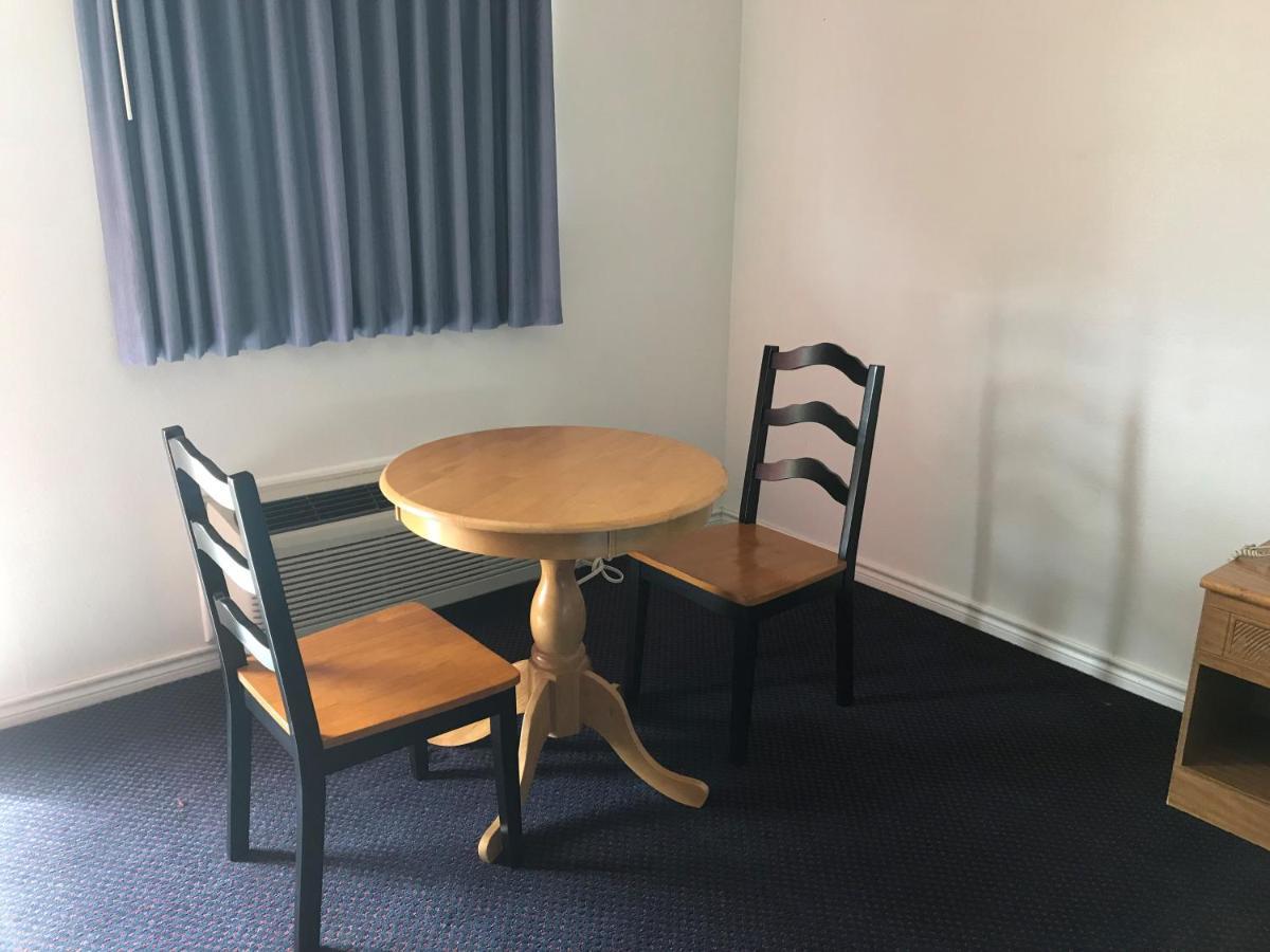 Luxury Inn George West エクステリア 写真