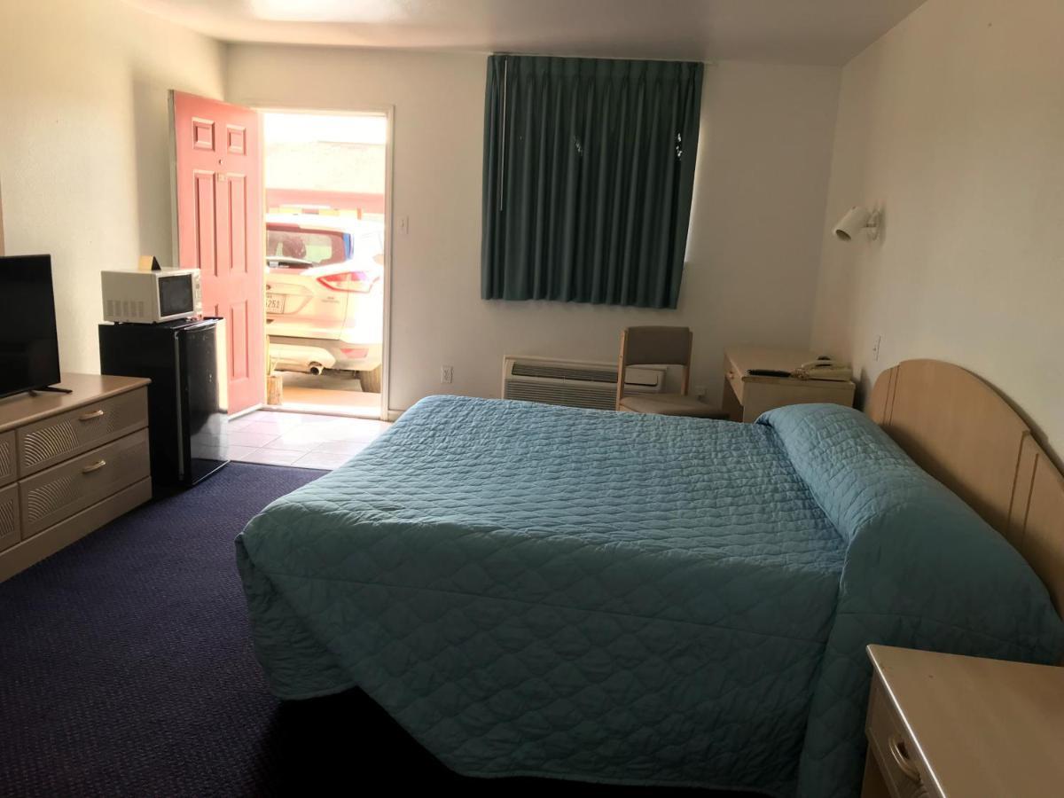 Luxury Inn George West エクステリア 写真