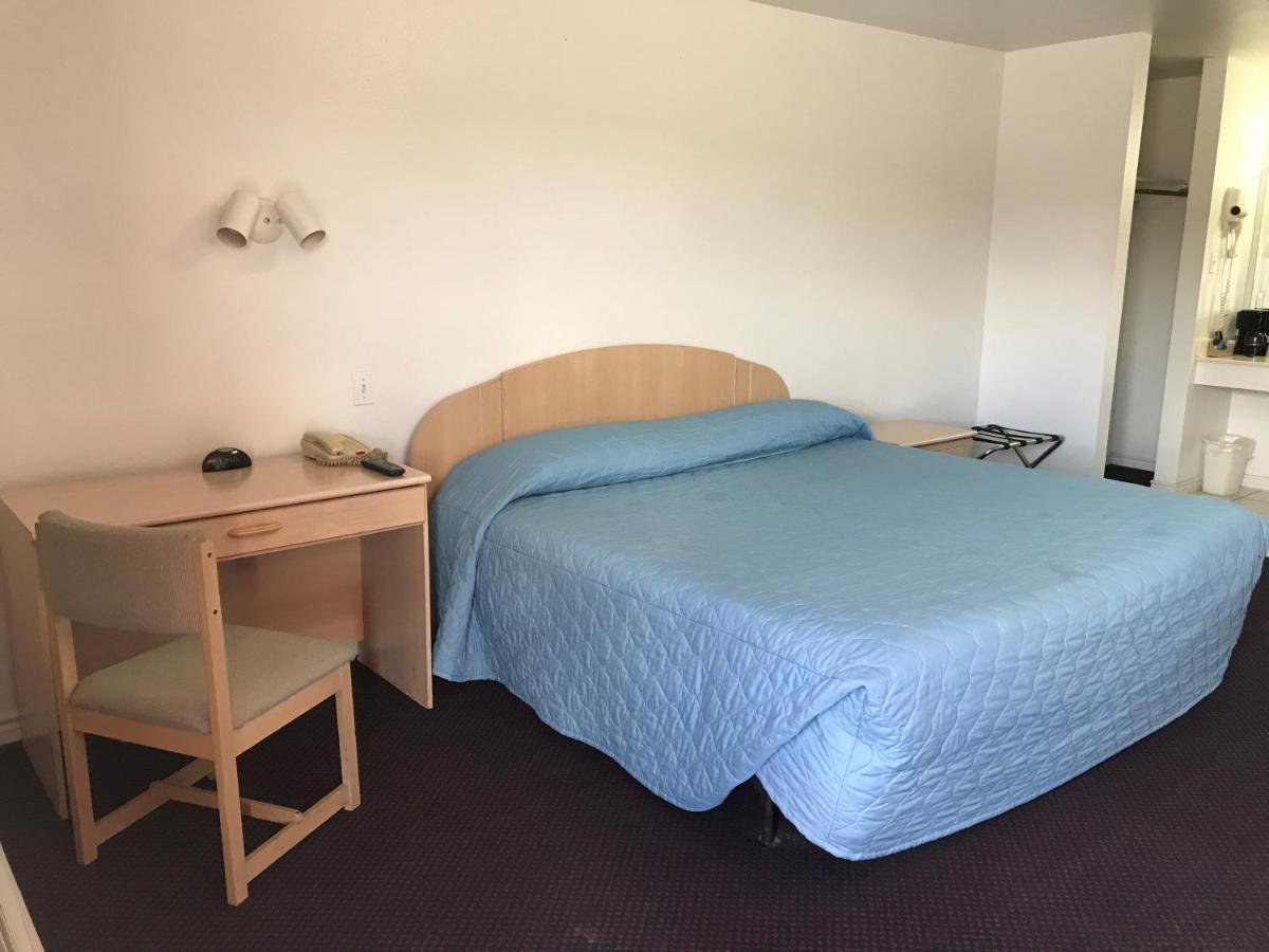 Luxury Inn George West エクステリア 写真