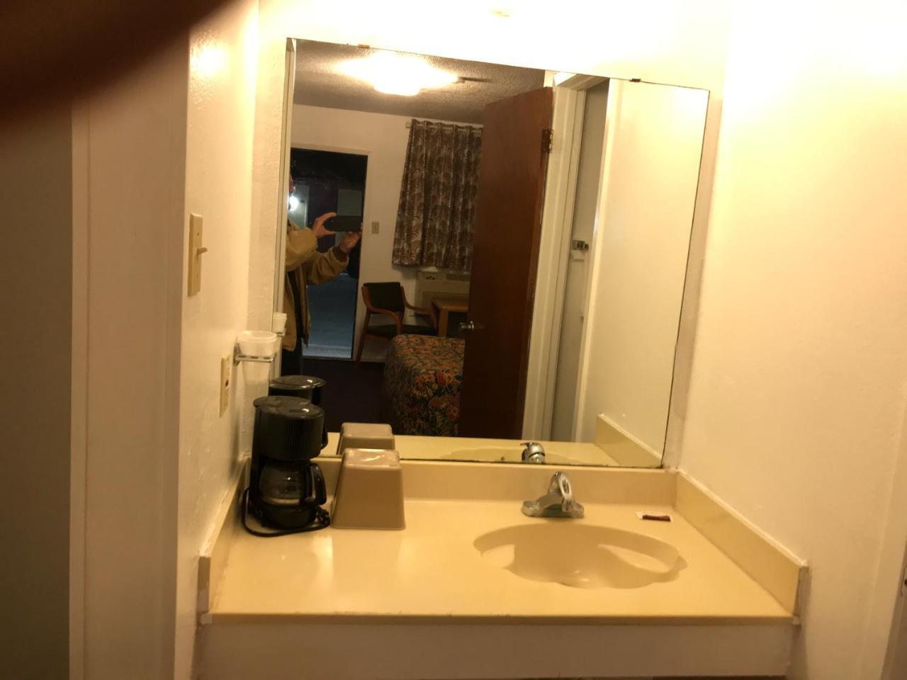 Luxury Inn George West エクステリア 写真
