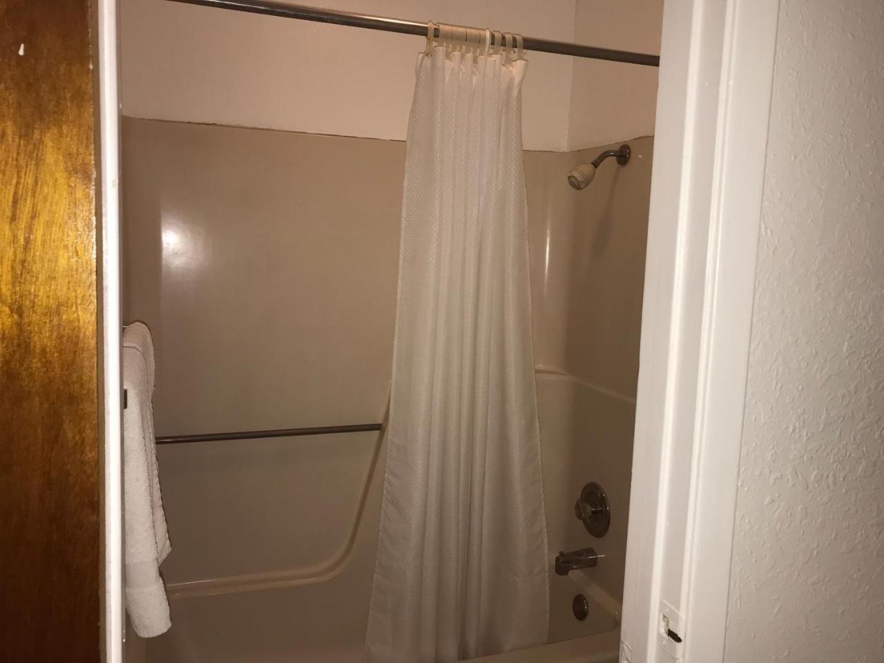 Luxury Inn George West エクステリア 写真