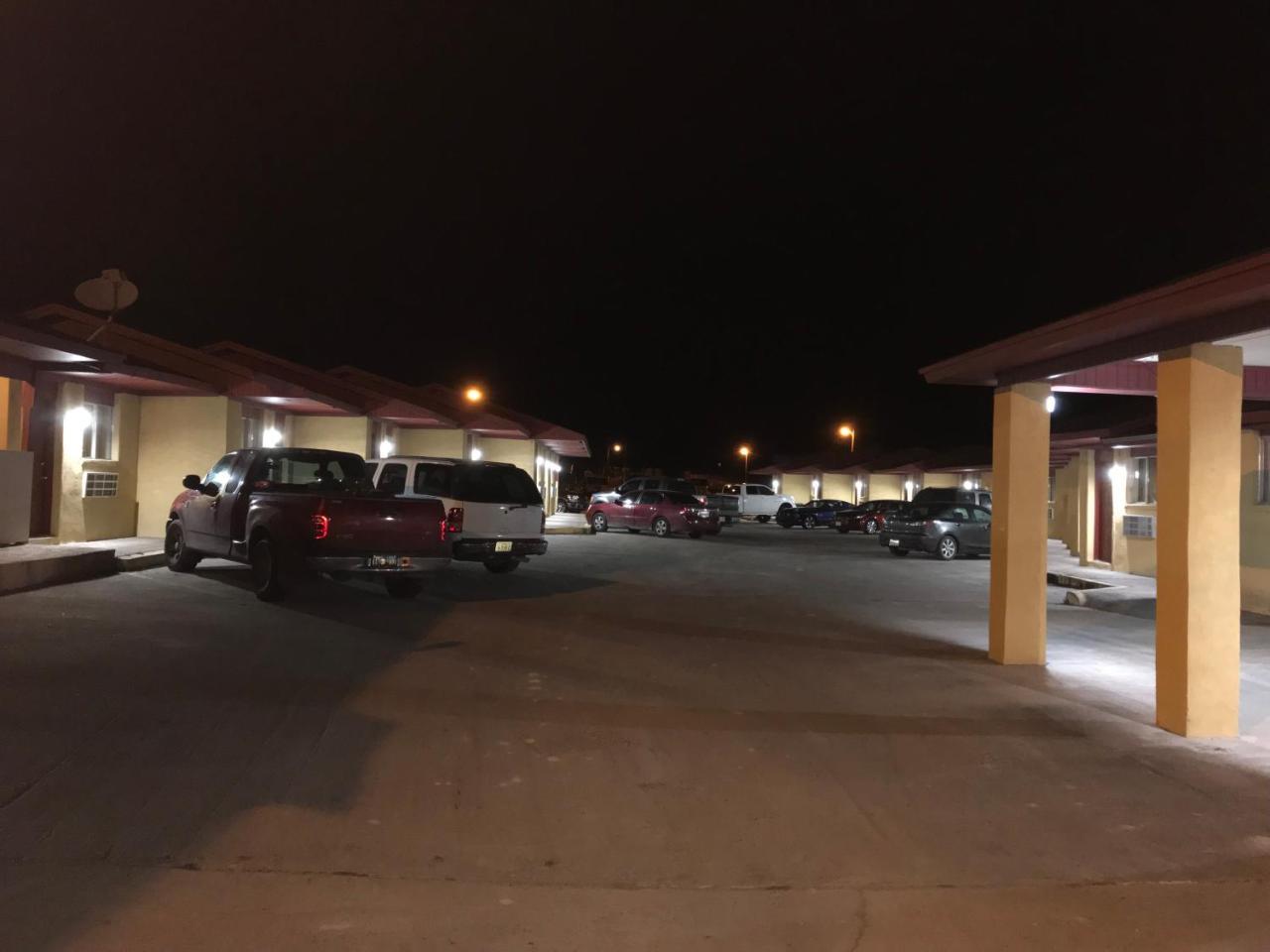 Luxury Inn George West エクステリア 写真