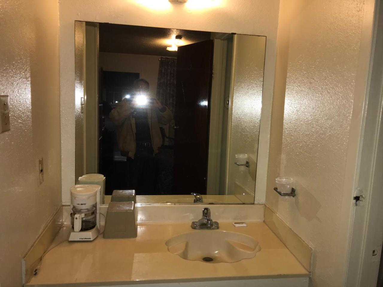 Luxury Inn George West エクステリア 写真